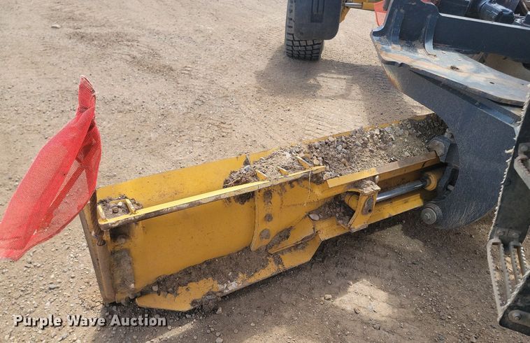 image for item NZ9810 2013 John Deere 772GP motor grader