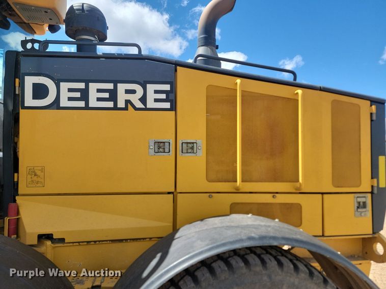 image for item NZ9810 2013 John Deere 772GP motor grader