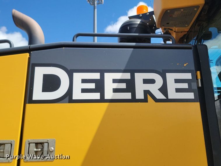 image for item NZ9810 2013 John Deere 772GP motor grader