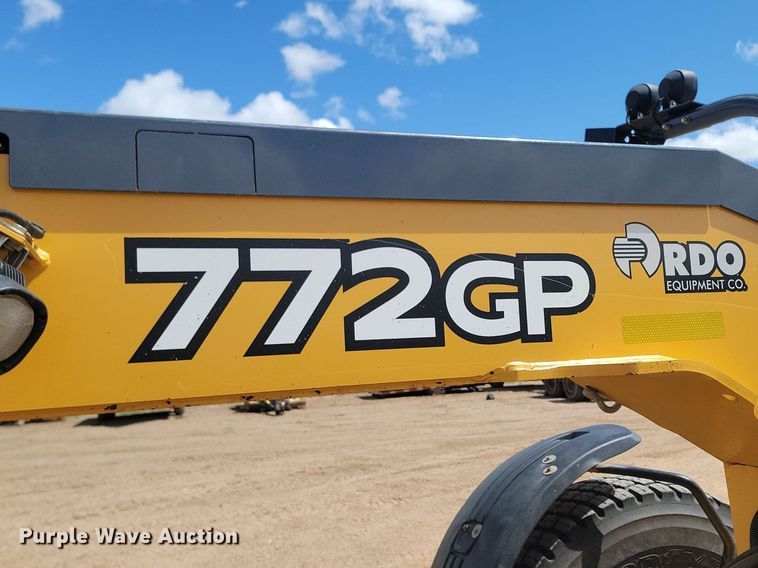 image for item NZ9810 2013 John Deere 772GP motor grader