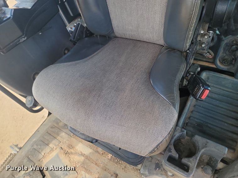 image for item NZ9810 2013 John Deere 772GP motor grader