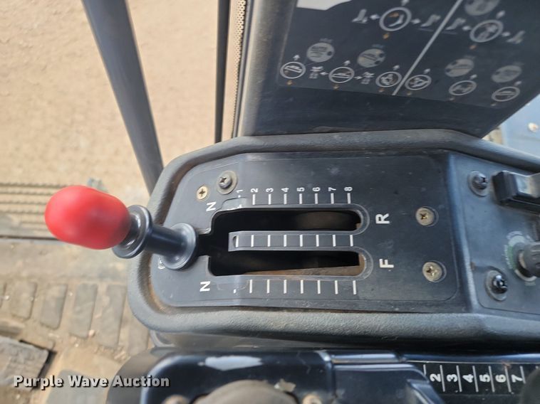 image for item NZ9810 2013 John Deere 772GP motor grader