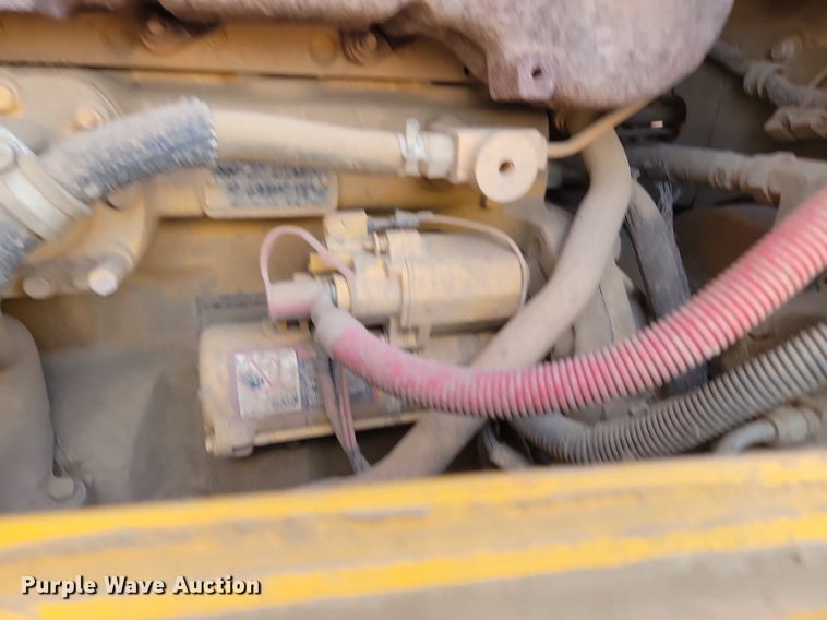 image for item NZ9810 2013 John Deere 772GP motor grader