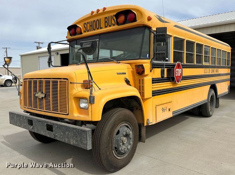 image for item OA9642 1996 Blue Bird school bus