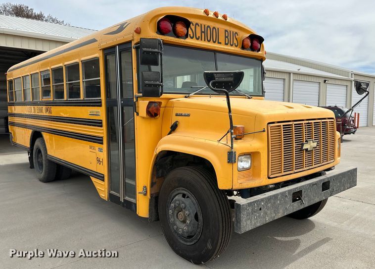 image for item OA9642 1996 Blue Bird school bus