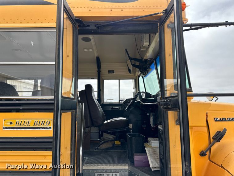 image for item OA9642 1996 Blue Bird school bus
