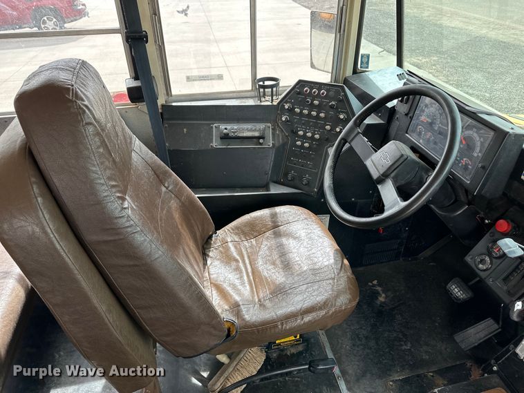 image for item OA9642 1996 Blue Bird school bus