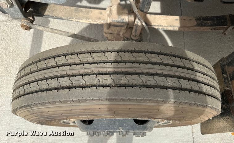 image for item OA9642 1996 Blue Bird school bus