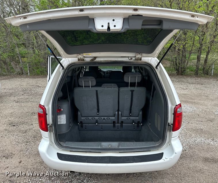 image for item OE9143 2005 Dodge Grand Caravan van