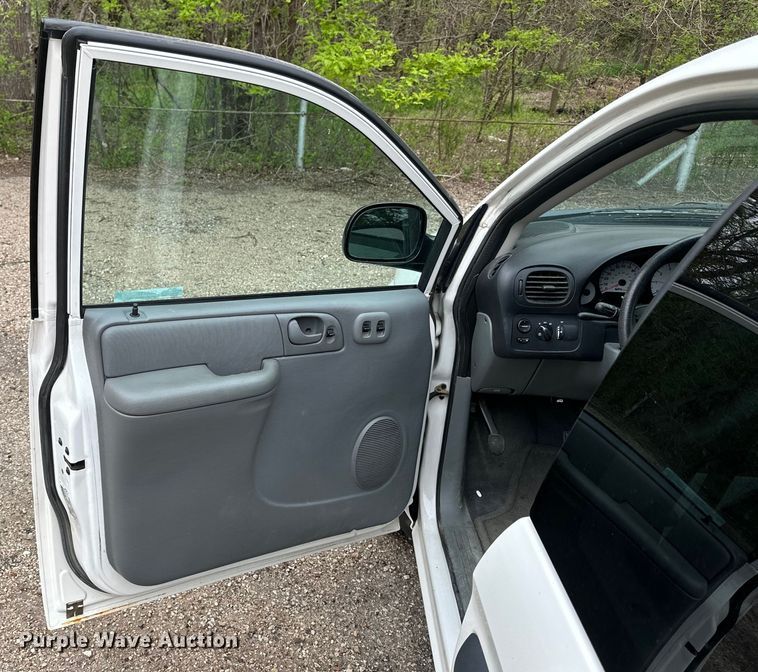 image for item OE9143 2005 Dodge Grand Caravan van