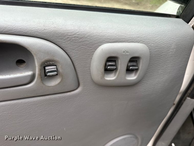 image for item OE9143 2005 Dodge Grand Caravan van