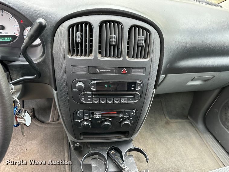 image for item OE9143 2005 Dodge Grand Caravan van