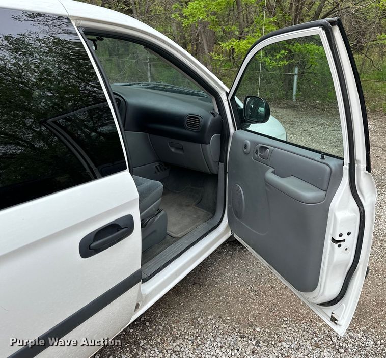 image for item OE9143 2005 Dodge Grand Caravan van