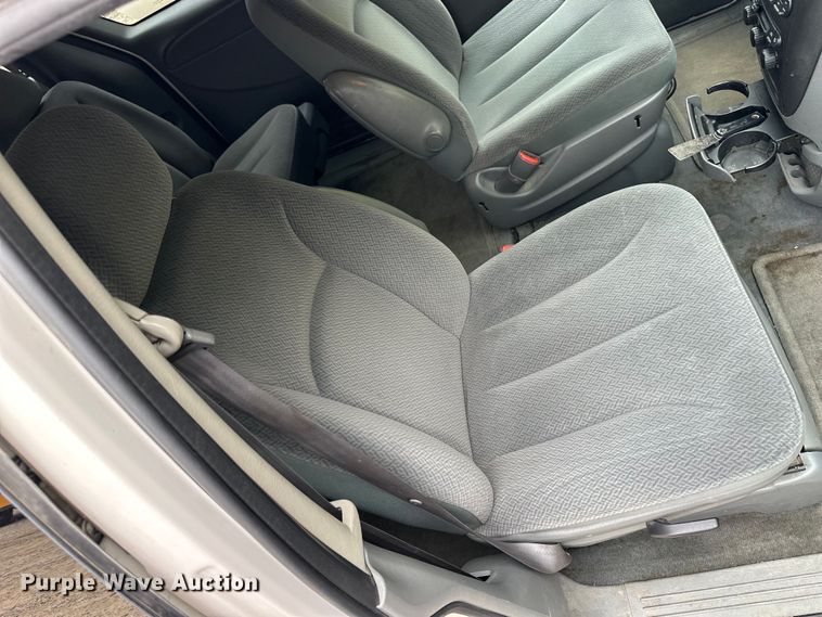 image for item OE9143 2005 Dodge Grand Caravan van