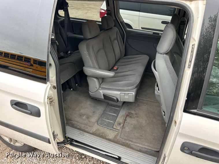 image for item OE9143 2005 Dodge Grand Caravan van