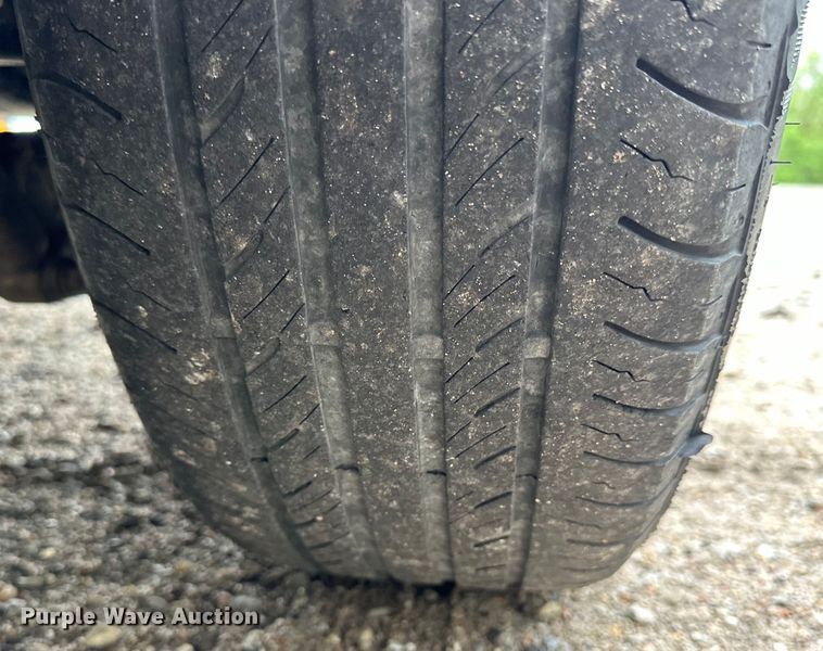 image for item OE9143 2005 Dodge Grand Caravan van