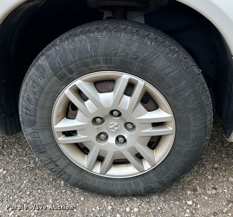 image for item OE9143 2005 Dodge Grand Caravan van