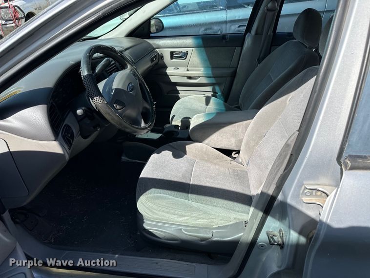 image for item OI9032 2002 Ford Taurus SE 