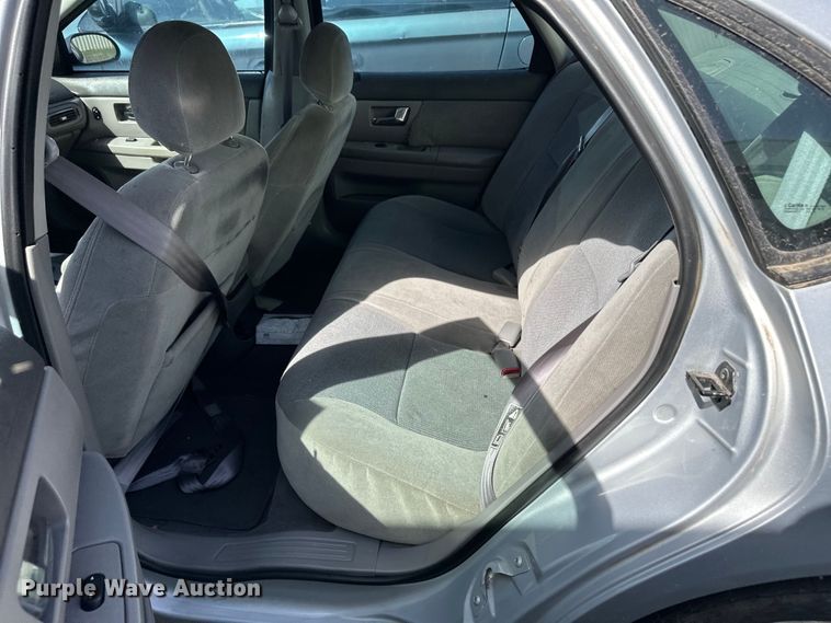 image for item OI9032 2002 Ford Taurus SE 