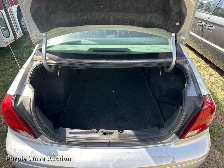 image for item OI9032 2002 Ford Taurus SE 