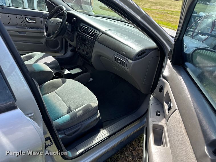 image for item OI9032 2002 Ford Taurus SE 