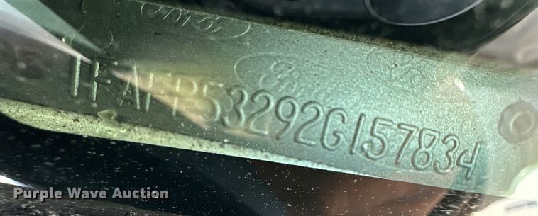 image for item OI9032 2002 Ford Taurus SE 