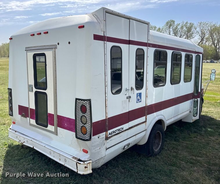 image for item OI9033 1999 Eldorado Ford Econoline E450 shuttle bus