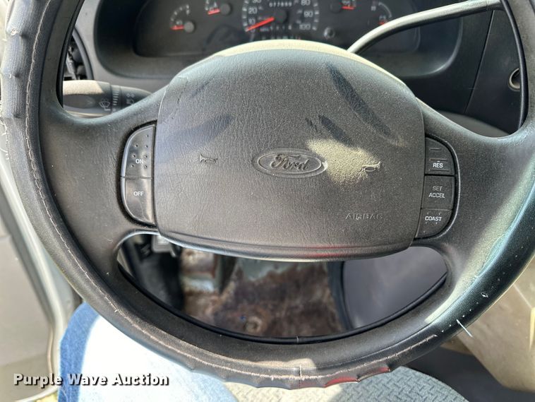 image for item OI9033 1999 Eldorado Ford Econoline E450 shuttle bus