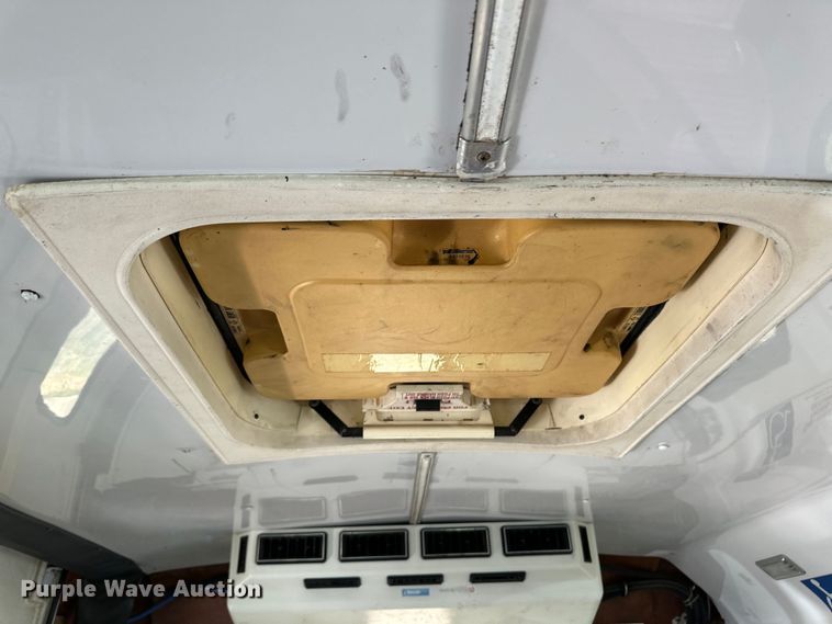 image for item OI9033 1999 Eldorado Ford Econoline E450 shuttle bus