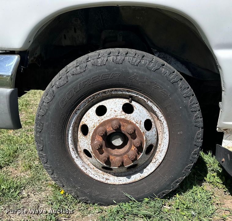 image for item OI9033 1999 Eldorado Ford Econoline E450 shuttle bus