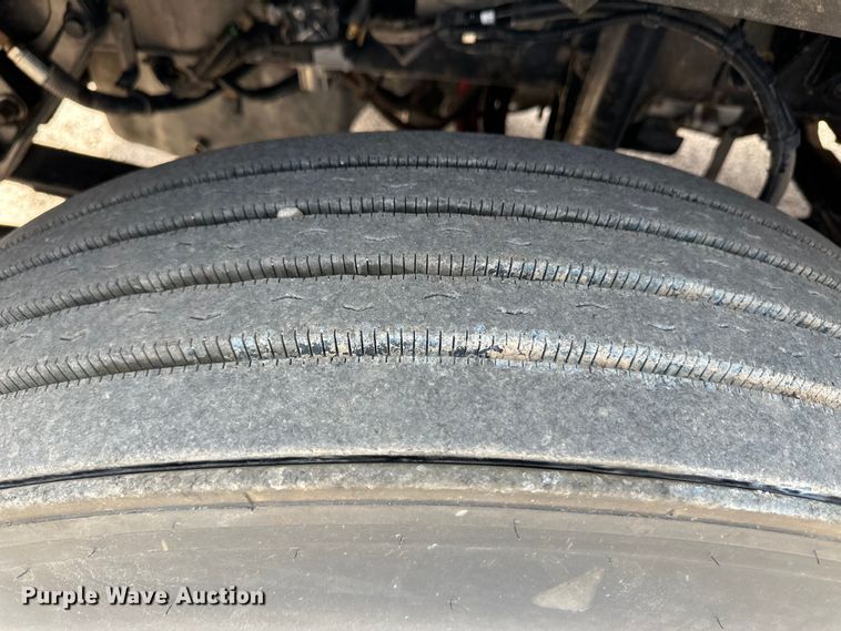 image for item OI9080 2013 Kenworth T800 semi truck