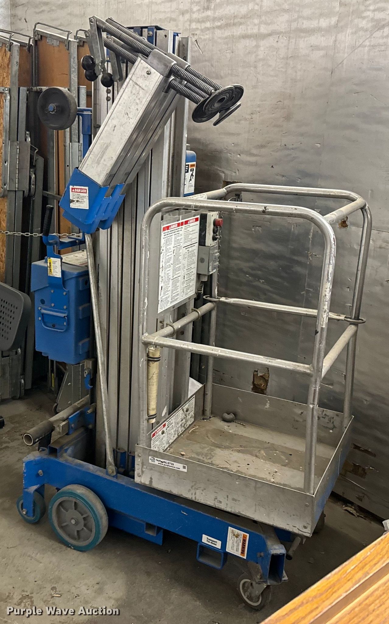Genie AWP24 vertical lift in Newton, KS Item NL9759 for sale