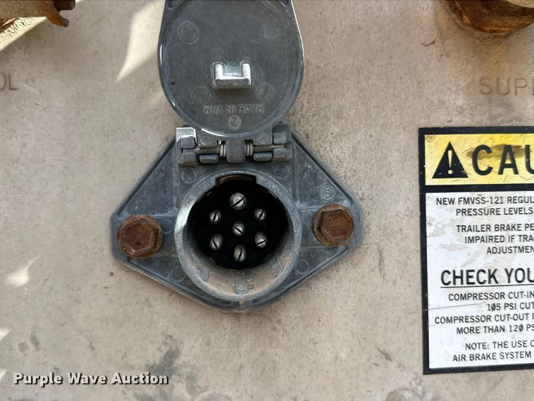 image for item DG4402 1997 Tempte grain trailer