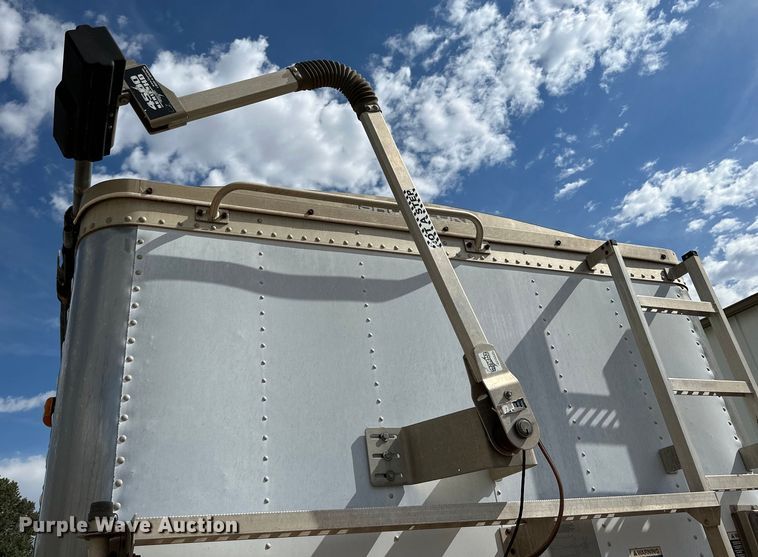 image for item DG4402 1997 Tempte grain trailer