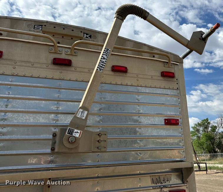 image for item DG4402 1997 Tempte grain trailer