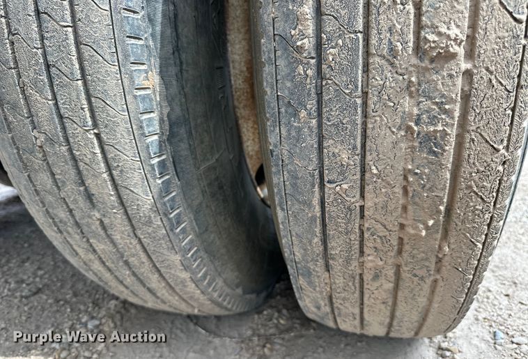 image for item DG4402 1997 Tempte grain trailer