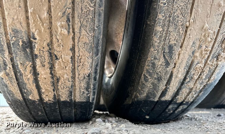 image for item DG4402 1997 Tempte grain trailer