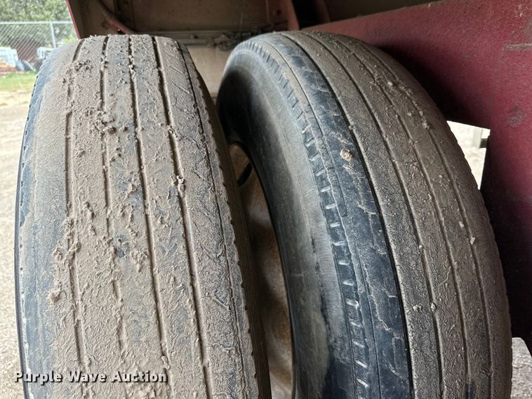 image for item DG4402 1997 Tempte grain trailer