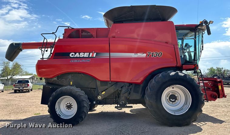 image for item DG4406 2013 Case IH 7130 AFS combine