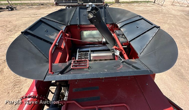 image for item DG4406 2013 Case IH 7130 AFS combine