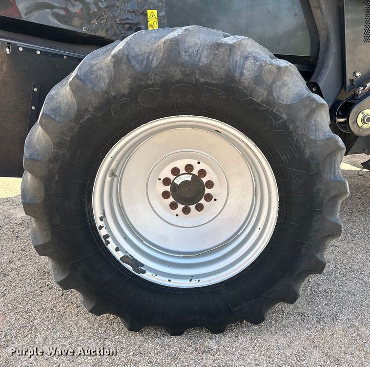 image for item DG4406 2013 Case IH 7130 AFS combine