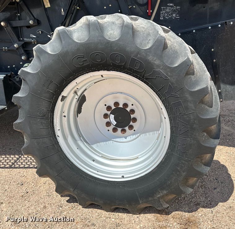 image for item DG4406 2013 Case IH 7130 AFS combine