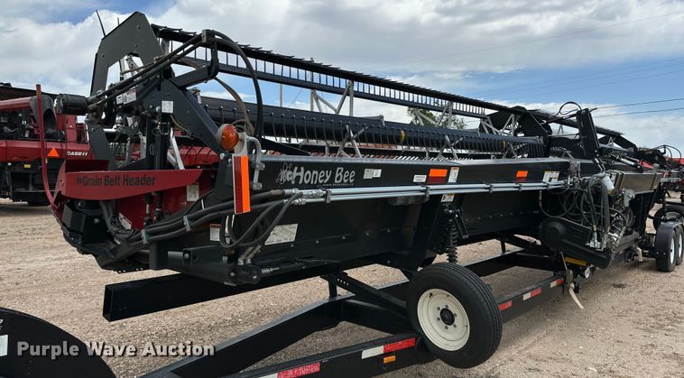 image for item DG4408 Honey Bee SP40 K08 flex draper head