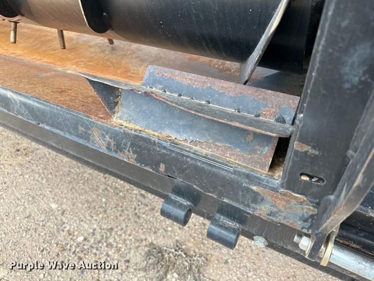 image for item DG4408 Honey Bee SP40 K08 flex draper head