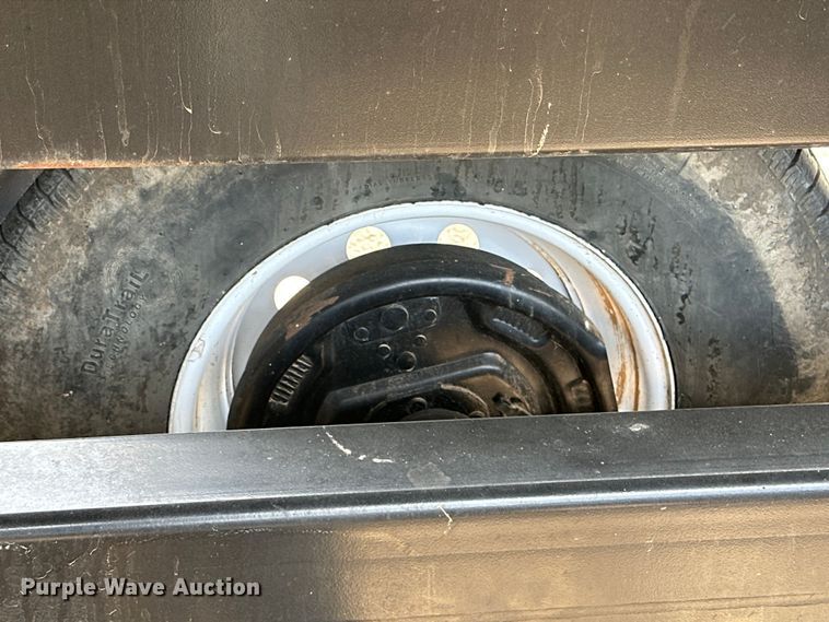 image for item DG4409 2013 J&M TB-6000 header trailer