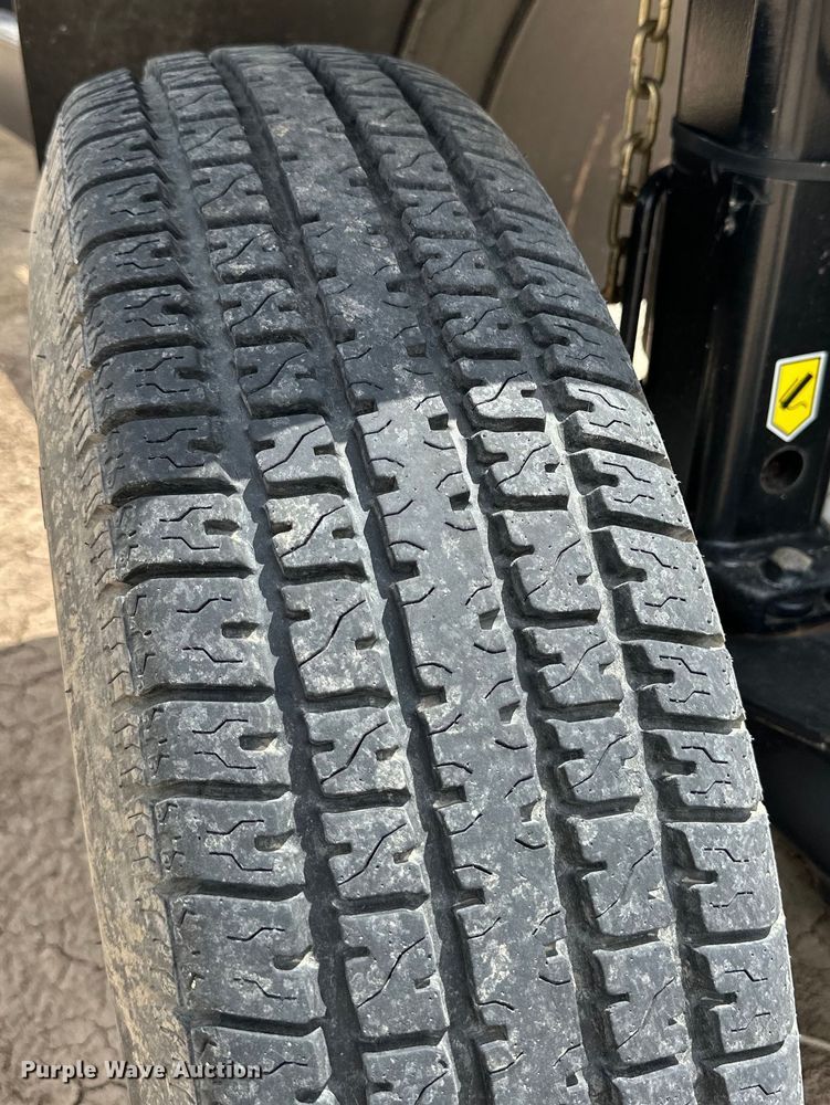 image for item DG4409 2013 J&M TB-6000 header trailer