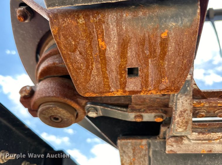 image for item DG4410 Honey Bee SP36 F28 draper head