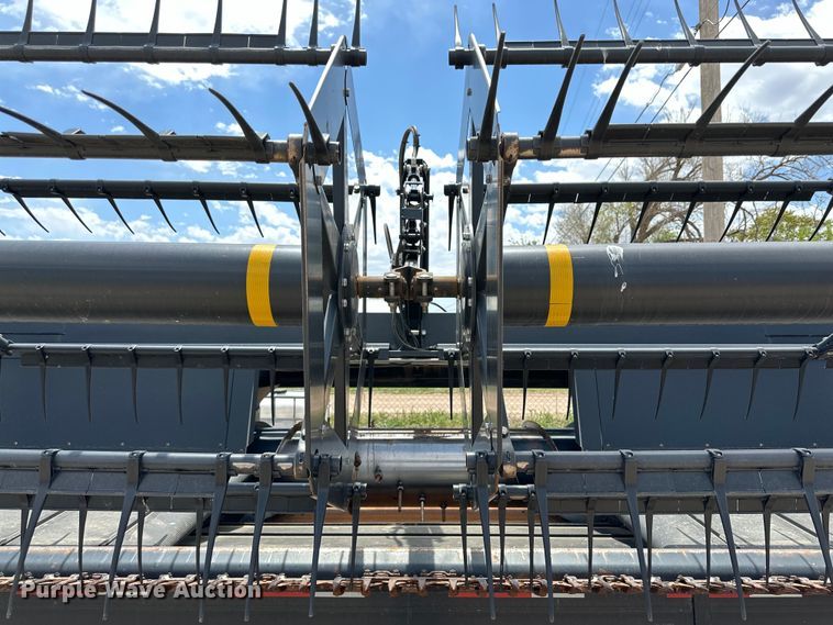 image for item DG4410 Honey Bee SP36 F28 draper head