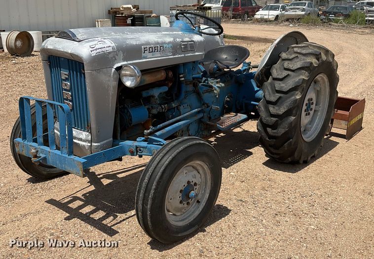 image for item DG4411 Ford 4000 tractor
