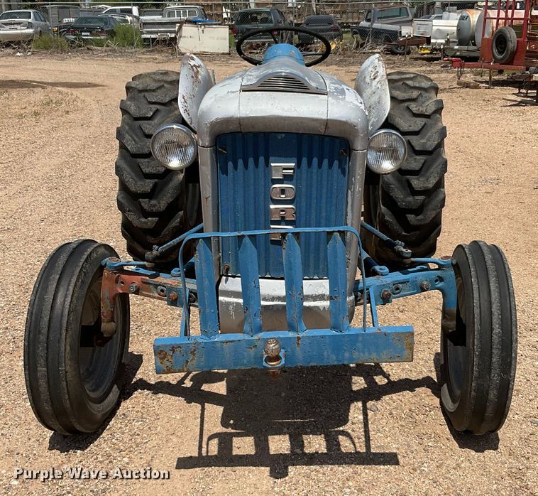 image for item DG4411 Ford 4000 tractor